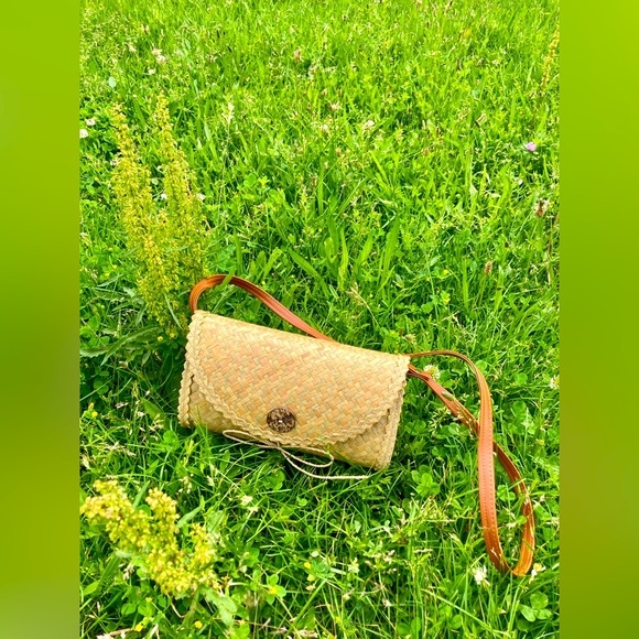 Handmade cross body Straw purse - Picture 5 of 6